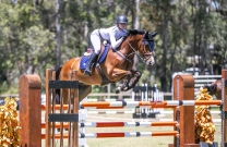 Things Heat Up on Day 2 of Waratah Showjumping